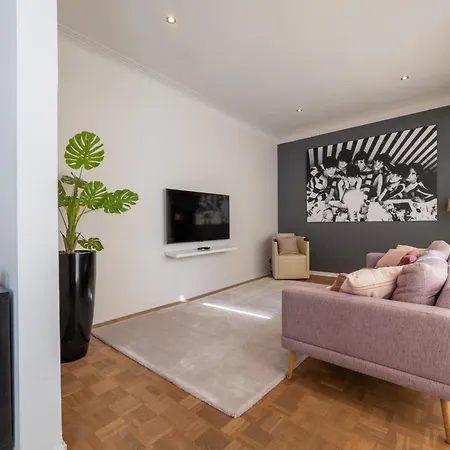 Euphrosina Boutique Met Verwarmd Zwembad, Sauna, Vlakbij Het Bed and Breakfast