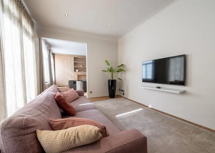 Alojamento de Acomodação e Pequeno-almoço Euphrosina Boutique Met Verwarmd Zwembad, Sauna, Vlakbij Het Ostend