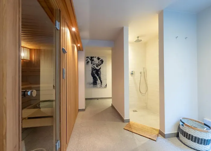 Euphrosina Boutique Met Verwarmd Zwembad, Sauna, Vlakbij Het 4* Ostend