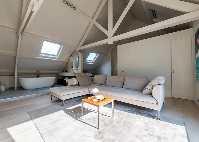 Alojamento de Acomodação e Pequeno-almoço Euphrosina Boutique Met Verwarmd Zwembad, Sauna, Vlakbij Het