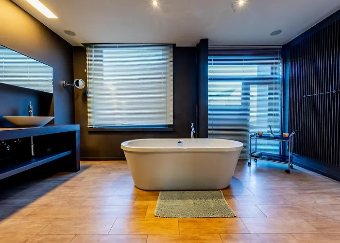 Euphrosina Boutique Met Verwarmd Zwembad, Sauna, Vlakbij Het Alojamento de Acomodação e Pequeno-almoço